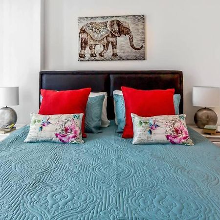 ブラックネルStunning 2 Bed/2 Bath In Town Centre & Parking!アパートメント エクステリア 写真