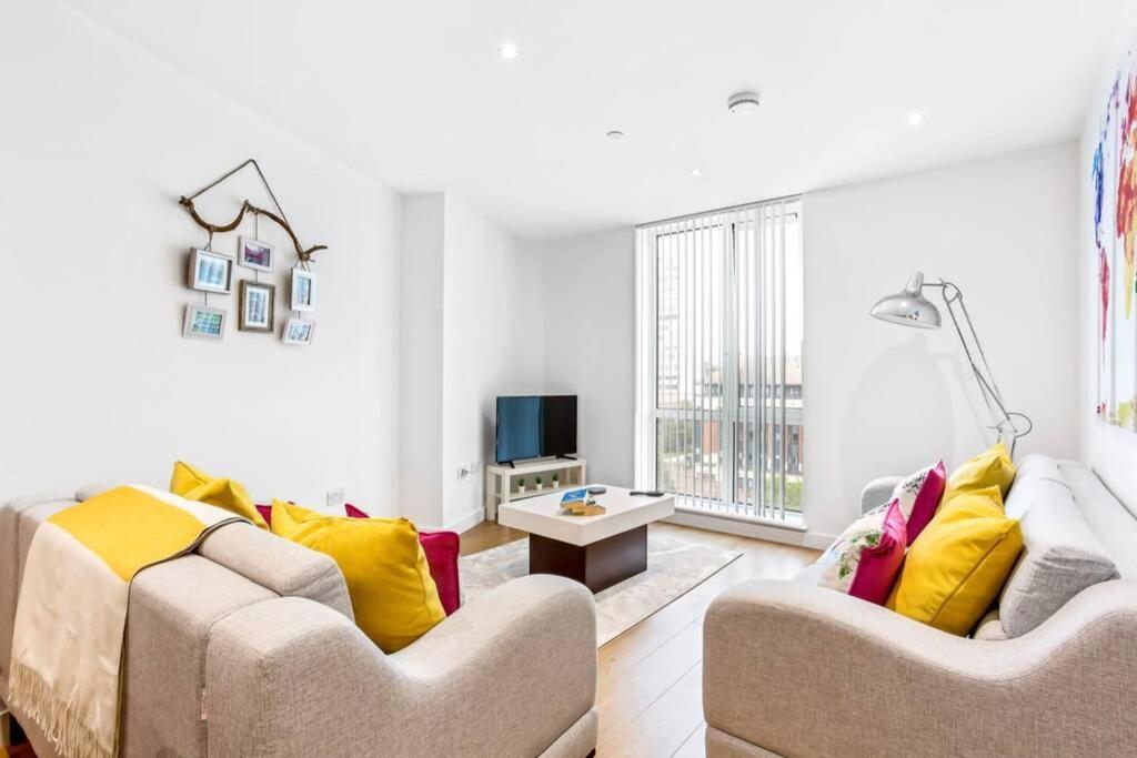 ブラックネルStunning 2 Bed/2 Bath In Town Centre & Parking!アパートメント エクステリア 写真