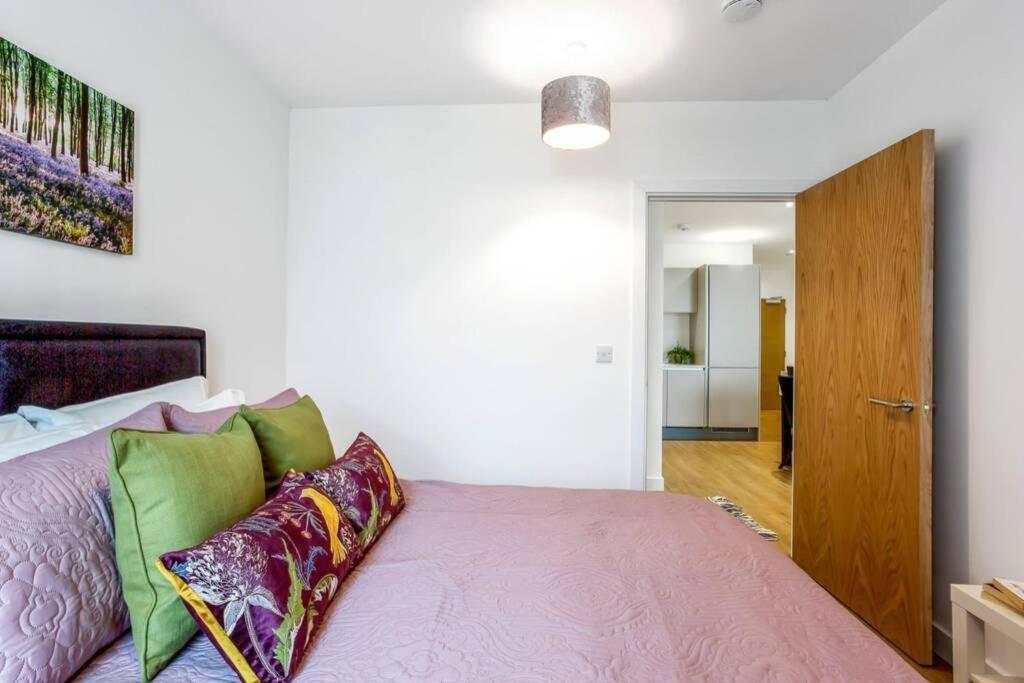 ブラックネルStunning 2 Bed/2 Bath In Town Centre & Parking!アパートメント エクステリア 写真
