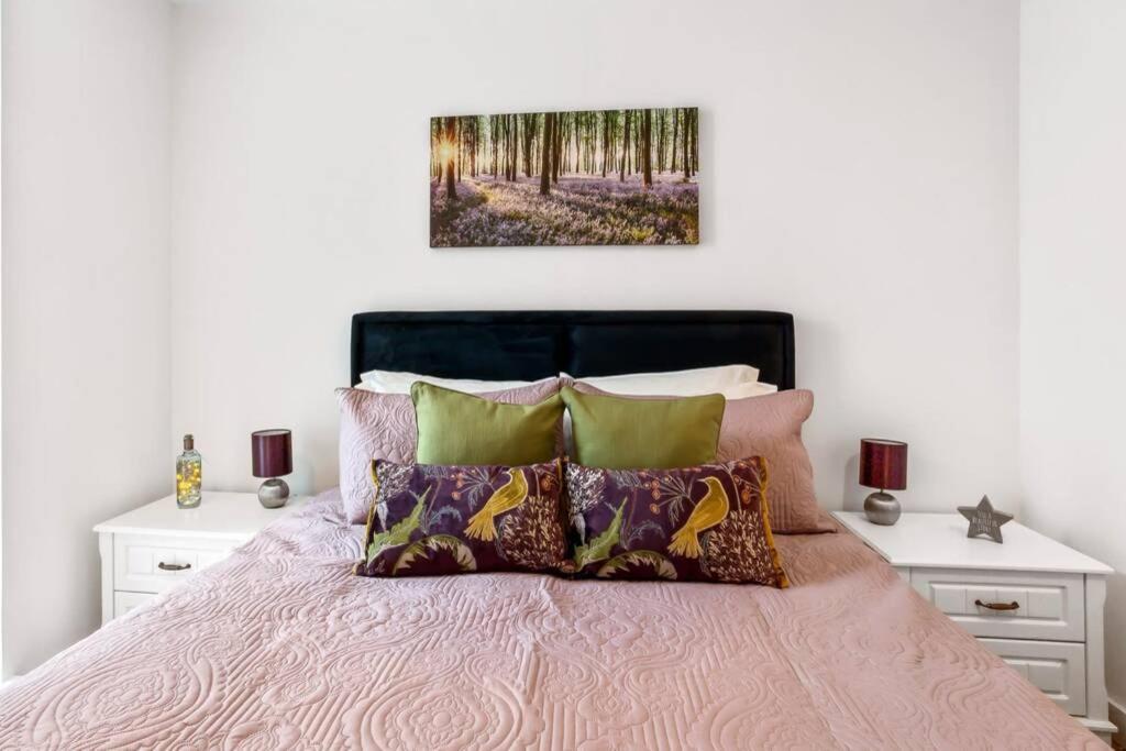 ブラックネルStunning 2 Bed/2 Bath In Town Centre & Parking!アパートメント エクステリア 写真